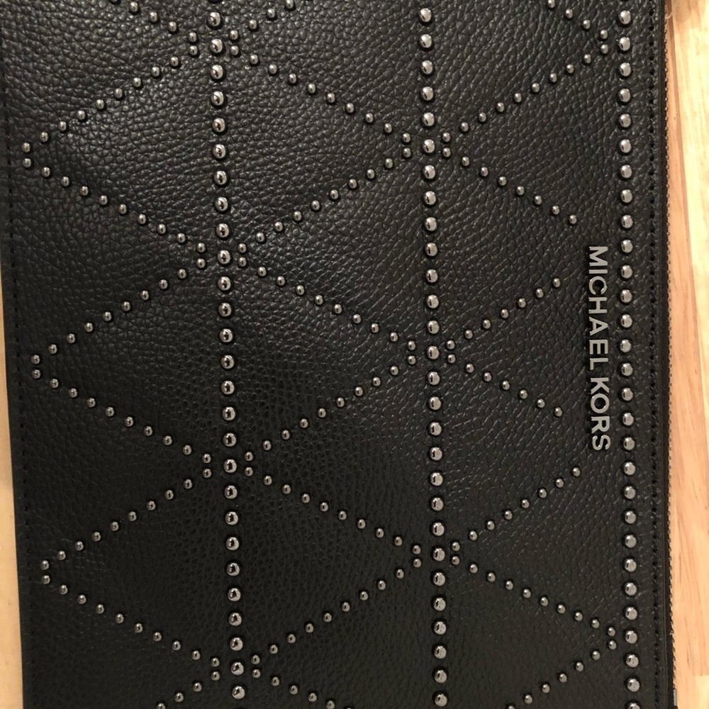 Zip clutch